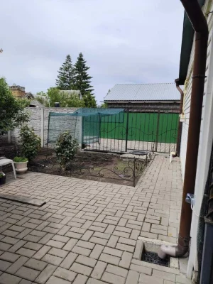 Будинок на 2 входи на Казбетi