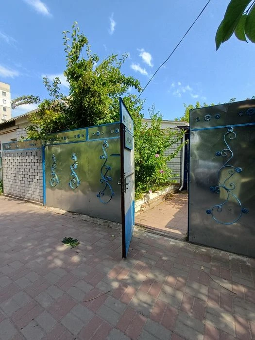 Продаж 1/2 частини будинку по вул. Василя Стуса(Крилова) м.Ч
