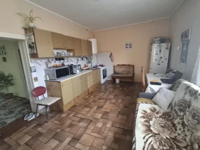 Продам будинок в хорошій локації (незавершене будівництво)