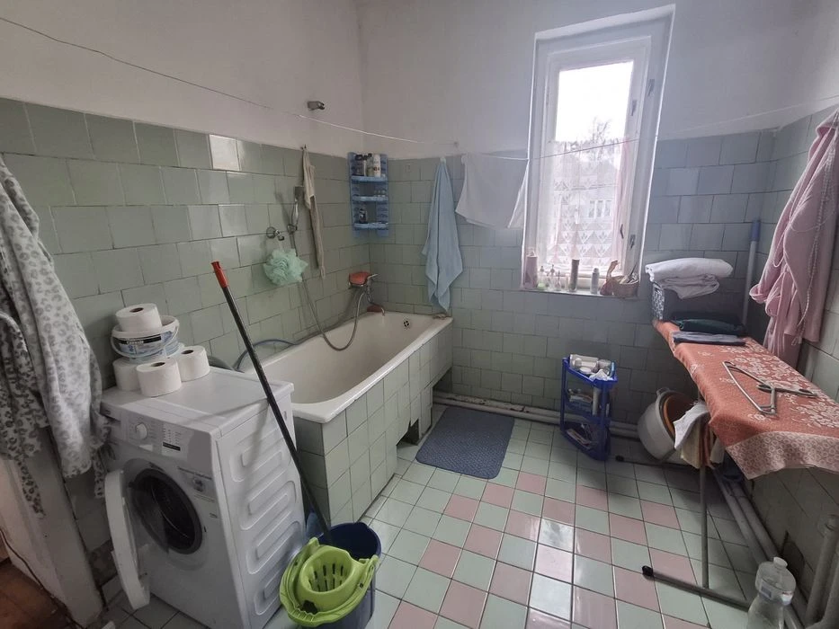 Продам будинок в хорошій локації (незавершене будівництво)