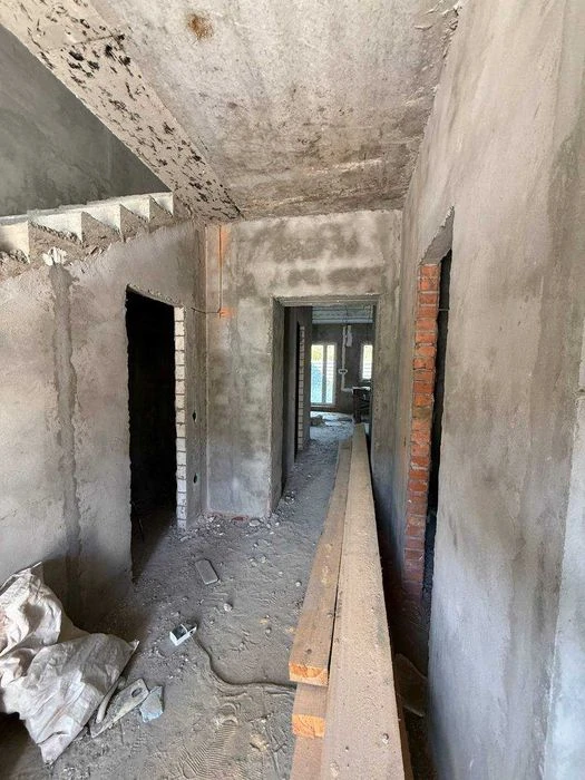 Продаж стильного двоповерхового таунхауса в центральній част