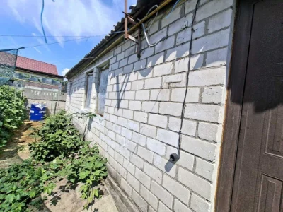 Хатинка з приватизованою ділянкою