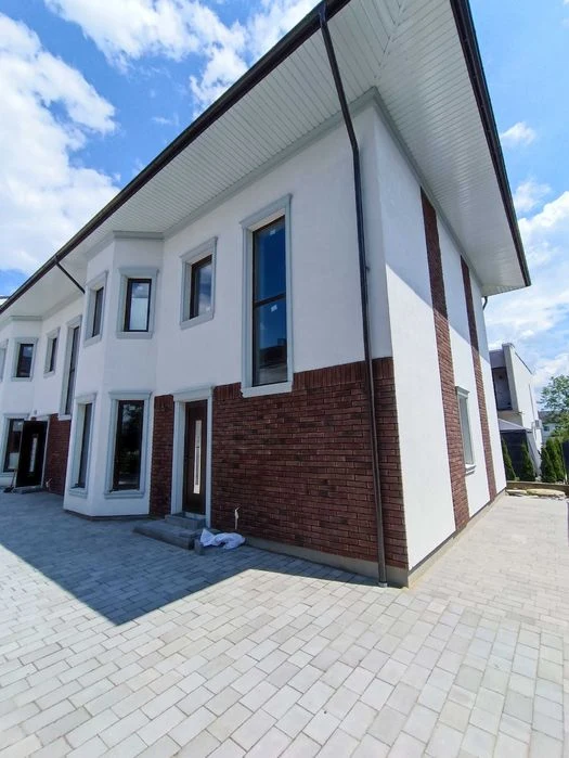 Зданий Таунхаус, Гостинний двір, Кварц