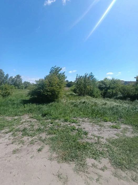 Земельна ділянка 10 соток під забудову, комунікації поруч
