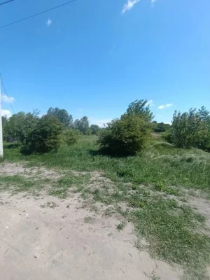 Земельна ділянка 10 соток під забудову, комунікації поруч