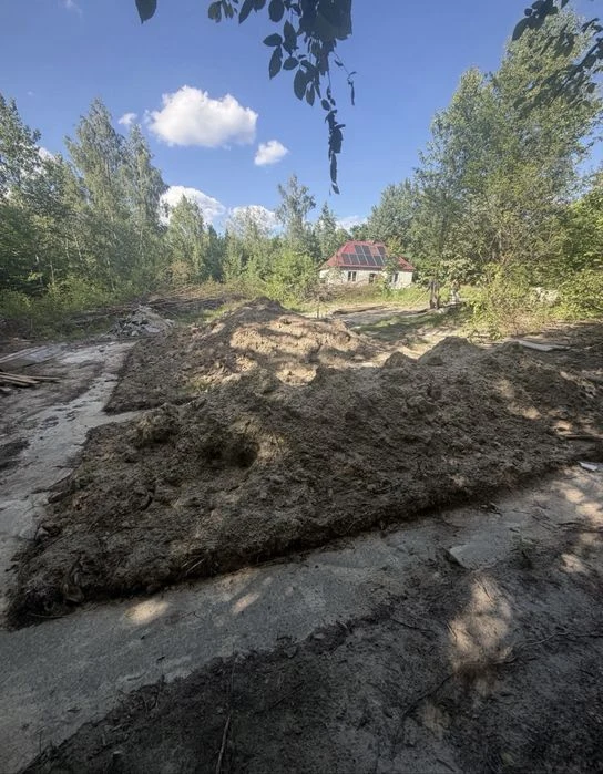 Продаж земельної ділянки з виходом до лісу.