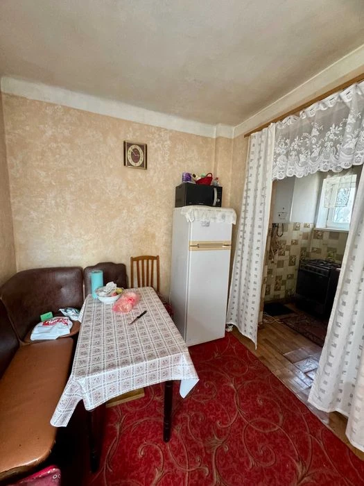 1\3 частина будинку 90.0 м кв. спільний двір. Заізд. район П
