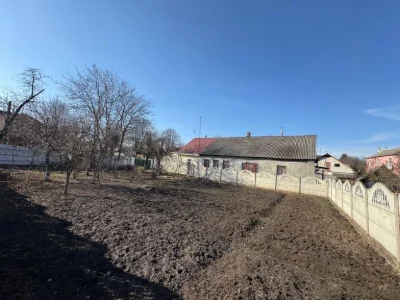 Ексклюзивна фасадна ділянка 15 соток у центрі Житомира