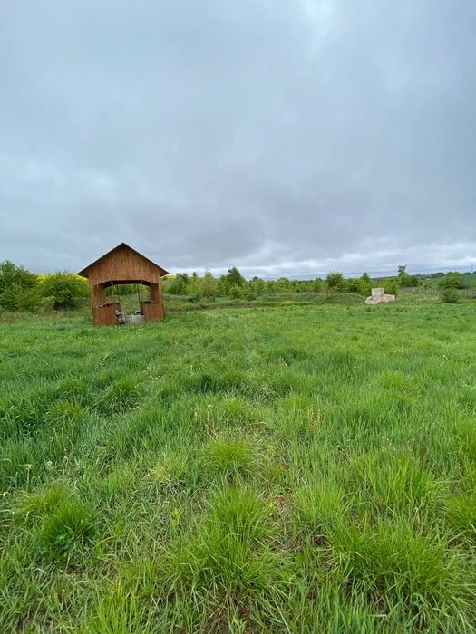 Продаж земельної ділянки 1,32 га в с. Довжанка – власне озер