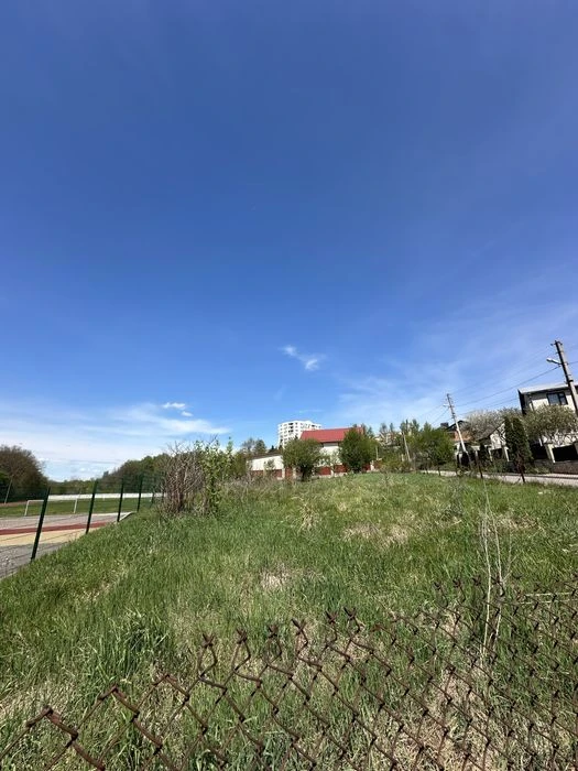 Продаж земельної ділянки під житлову забудову в Кутківцях