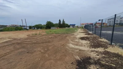 Продаж земельної ділянки комерційного призначення на вул. Се