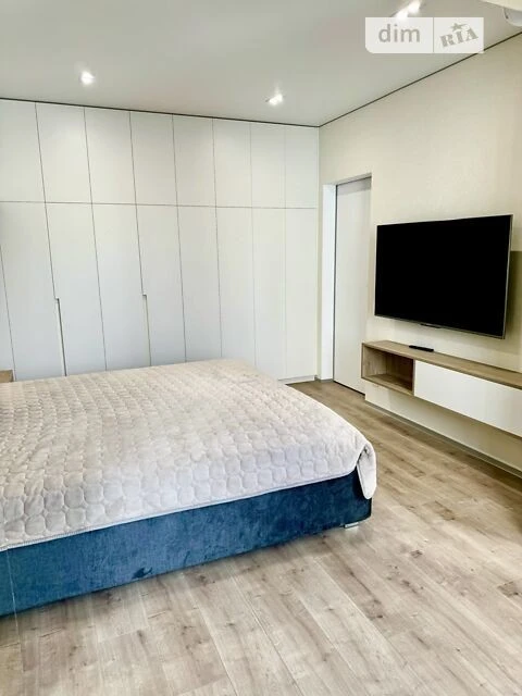 Sale of 3-room apartment 85.3 sq. m. on Revutskoho St. 19/1 • ID 3
