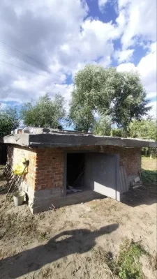 Продаж дачної ділянки з власним виходом до озера