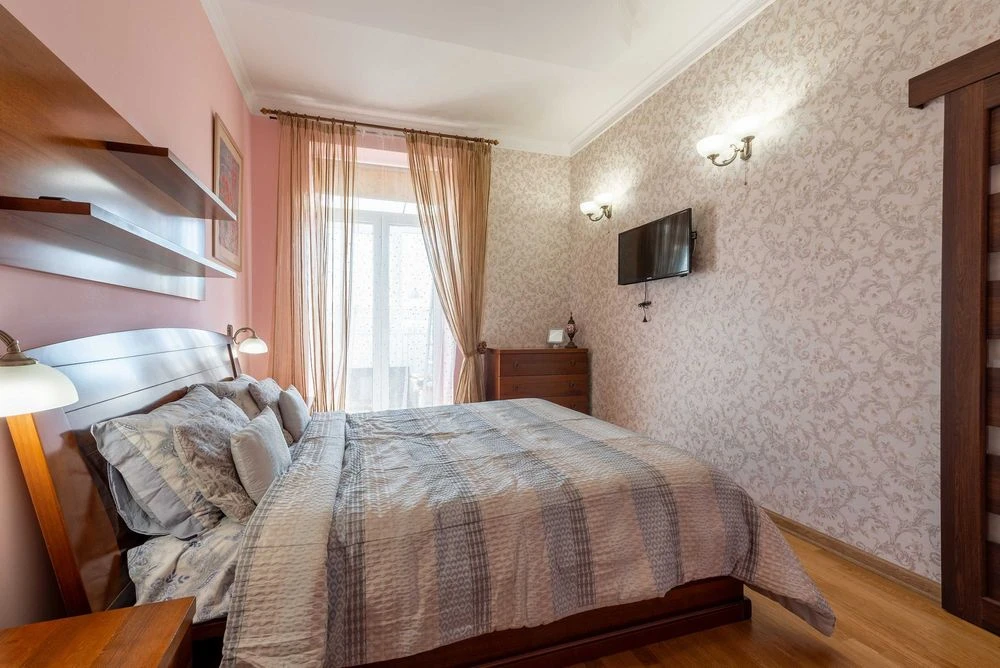 Продаж 3-кімнатної квартири Тарасівська 4А, центр Києва, вис