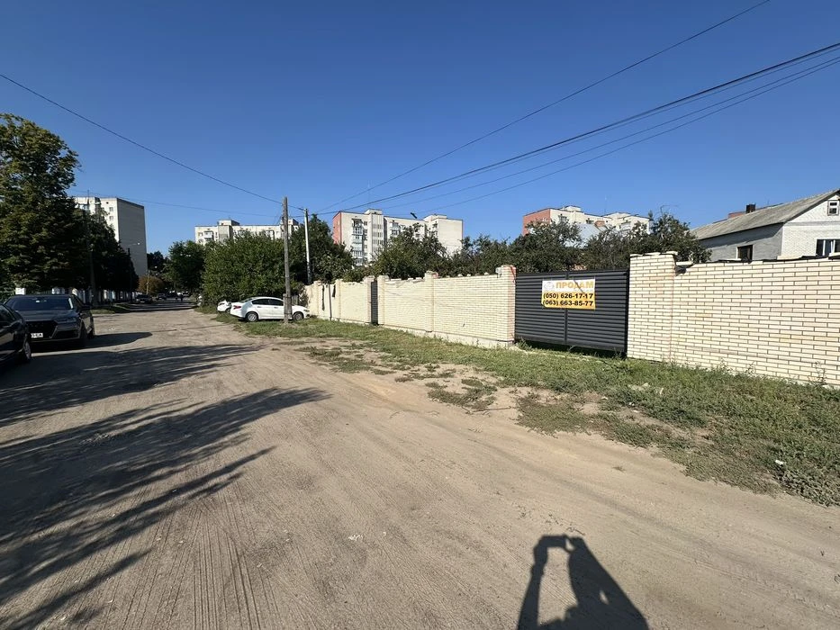 Продам участок Центр с комуникациями и проектом