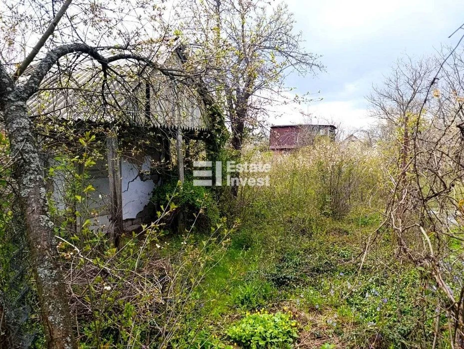 Продам рівну земельну ділянку площею 12 соток на пр. Науки,
