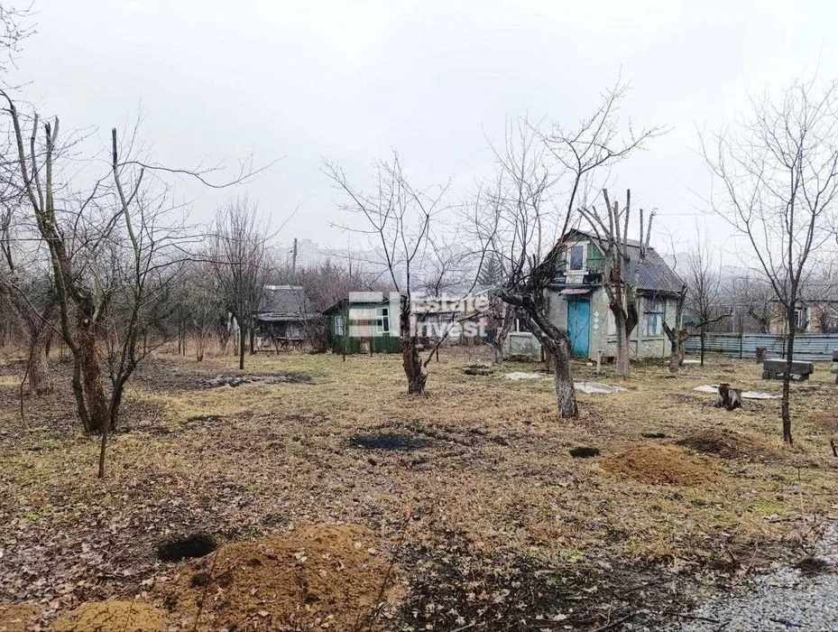 Продам земельну ділянку на пр. Науки, 65