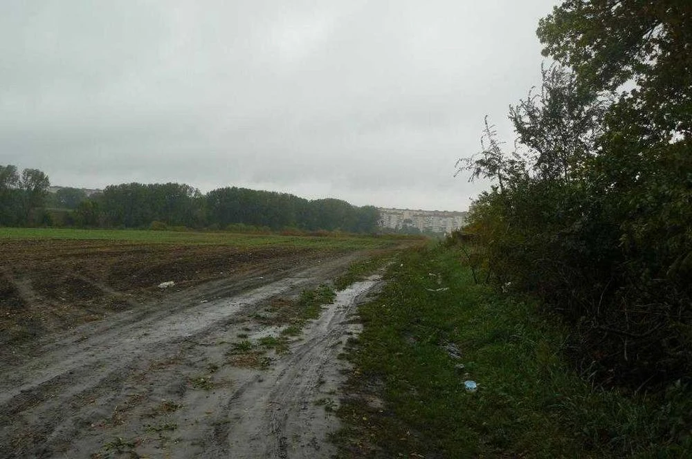 Продам чудову ділянку під забудову в  м. Рівне.