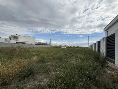 Терміново  продам земельну ділянку в р-ні Щасливого.
