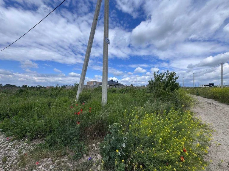 Продам ділянку на Щасливому
