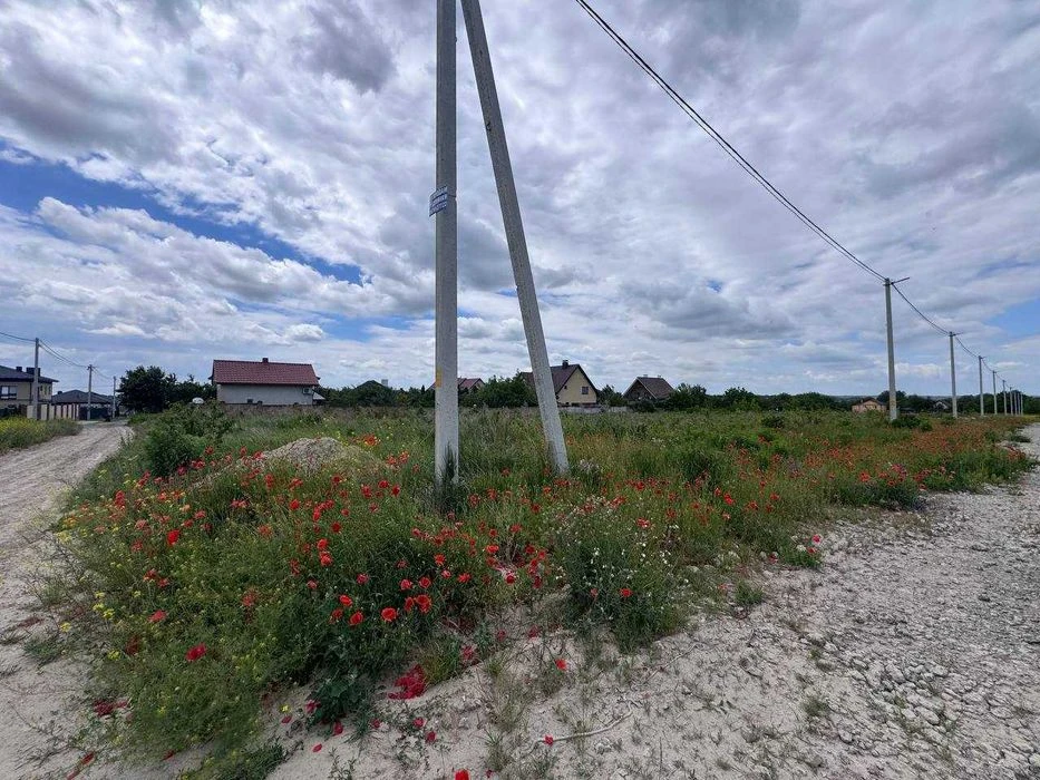 Продам ділянку на Щасливому
