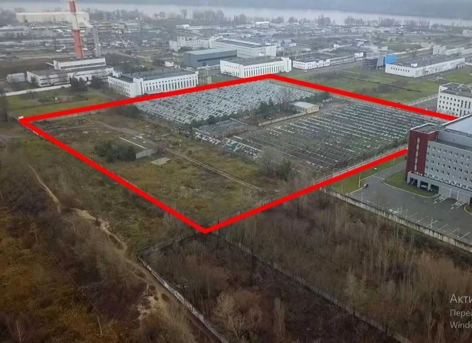 5 (або2.5)гектари під промислове, електрики 1,2 MВт - 4 200$