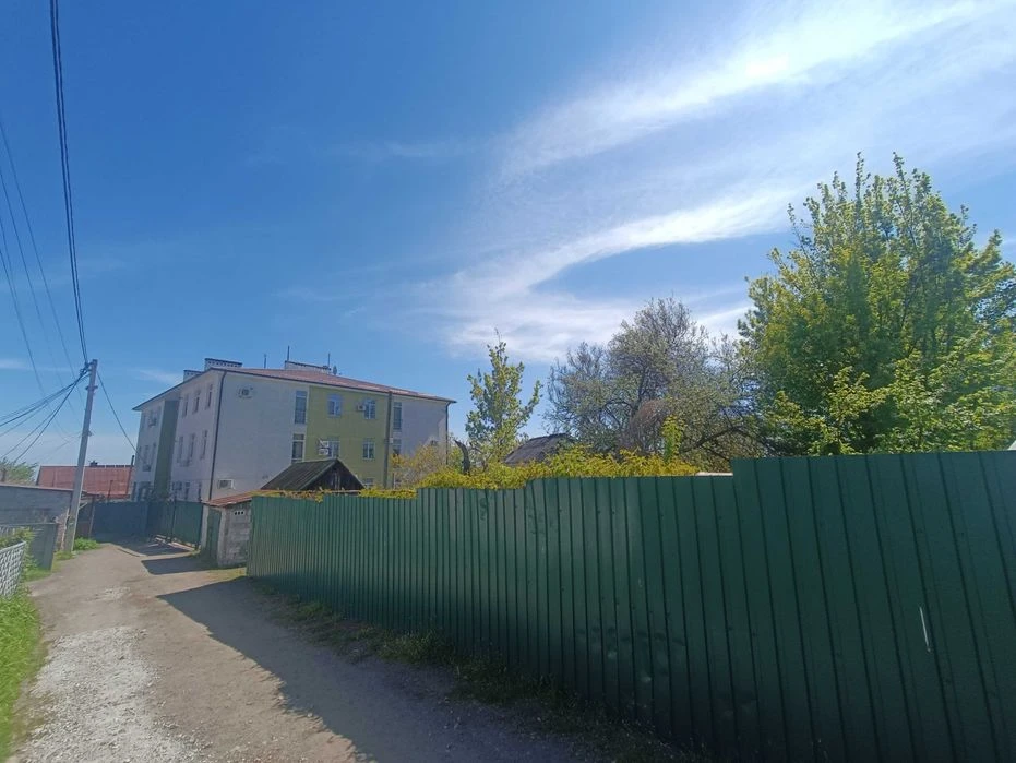 Продам приватизовану земельну ділянку 10,5сотки на пр.Науки