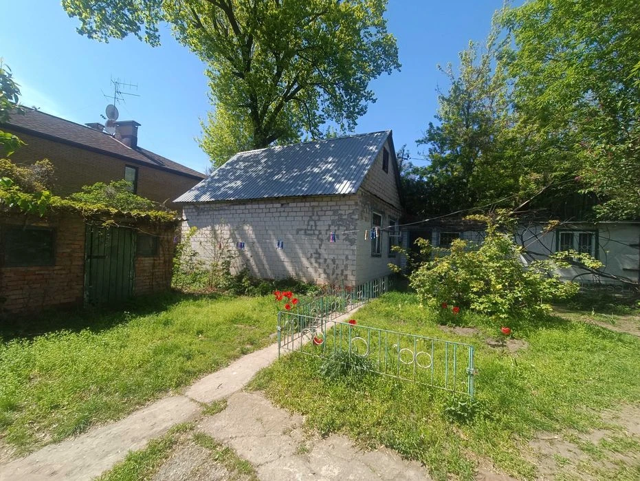 Продам приватизовану земельну ділянку 10,5сотки на пр.Науки