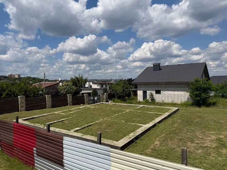Продам земельну ділянку під будівництво 10сот.  в місті Дніп