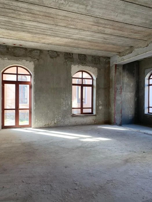 ПРОДАЖА  27 соток УЧАСТОК постороены 5 домов или 42 квартиры