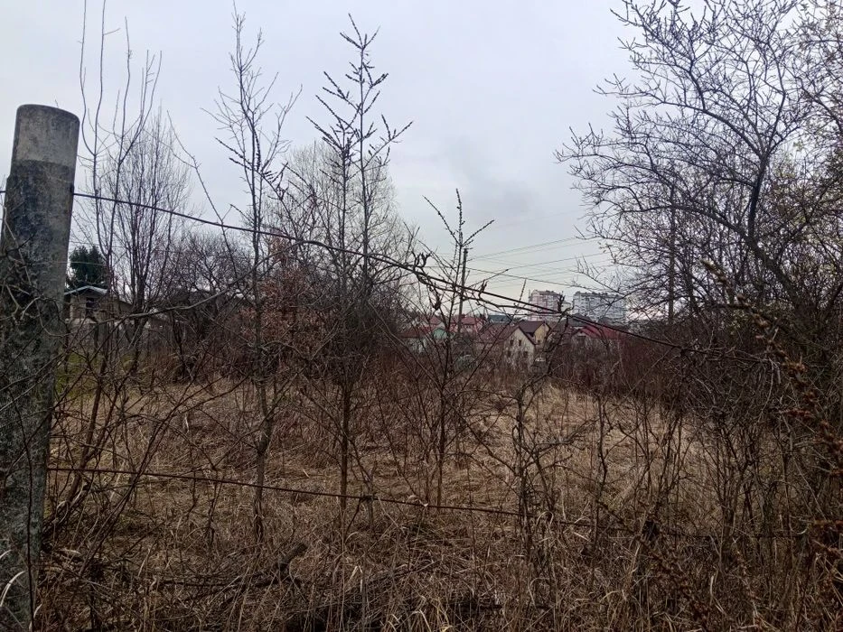 Продам земельну дачну ділянку в Дем'яновому Лазі