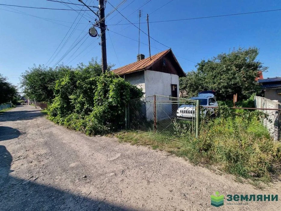 Продається топова земельна ділянка 4 сотки під будівництво у