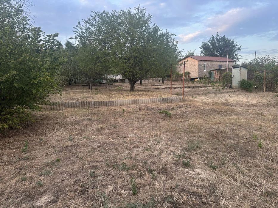 Plot/cottage for sale