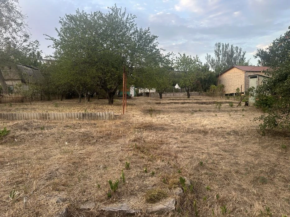 Plot/cottage for sale
