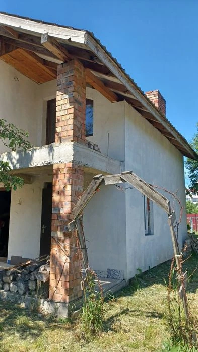 Продається земельна ділянка з незавершеним будівництвом!!