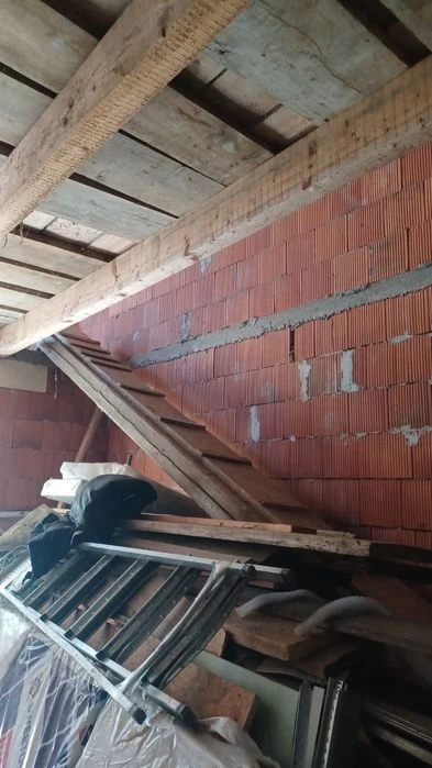 Продається земельна ділянка з незавершеним будівництвом!!