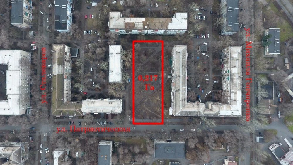 Land plot of 0.217 hectares in the center of Zaporizhia - Patrioty St.