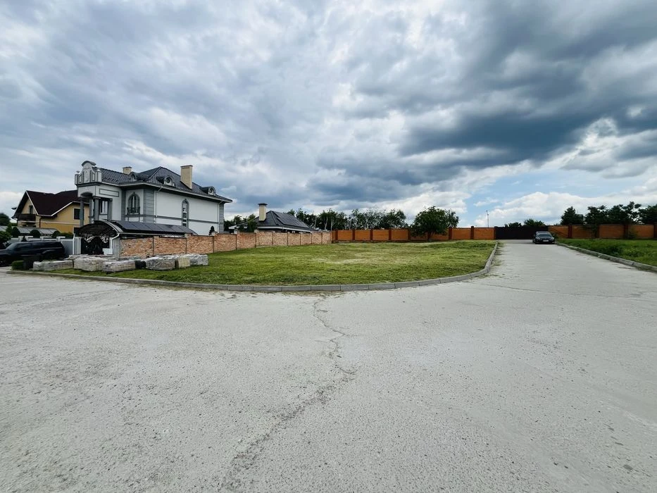 Plot for sale 10 acres Amstor Khortytskyi district