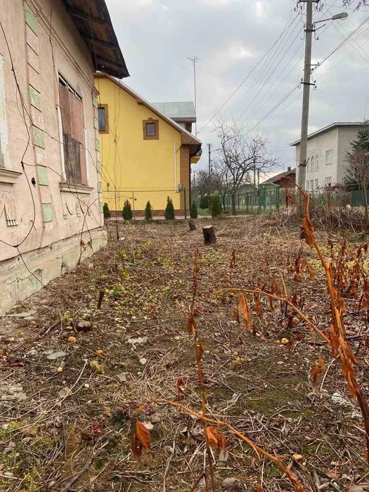 Земельна ділянка в місті