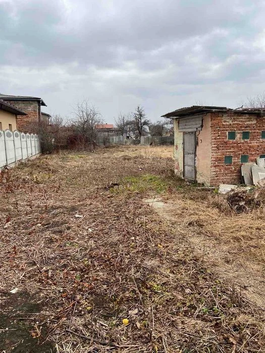 Земельна ділянка в місті