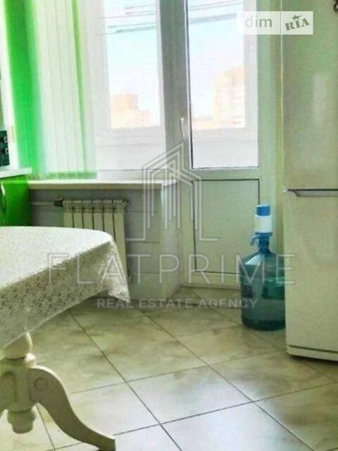Sale of 3-room apartment 67 sq. m. on Panteleimon Kulisha Street 17 •