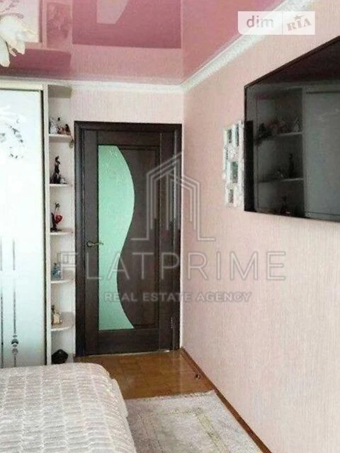 Sale of 3-room apartment 67 sq. m. on Panteleimon Kulisha Street 17 •