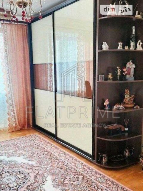 Sale of 3-room apartment 67 sq. m. on Panteleimon Kulisha Street 17 •
