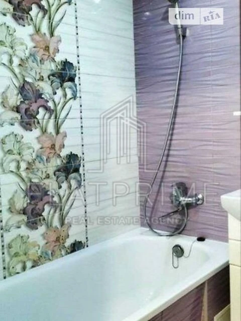 Sale of 3-room apartment 67 sq. m. on Panteleimon Kulisha Street 17 •