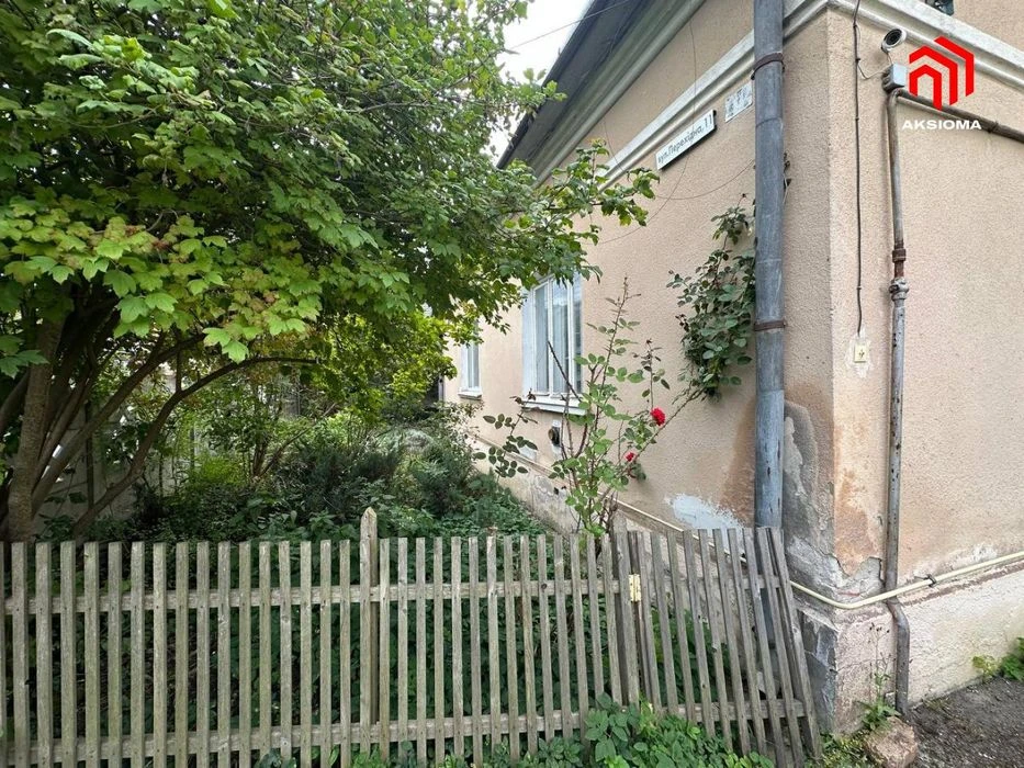 Продам ділянку 13 сот з будинком,район Княгинин