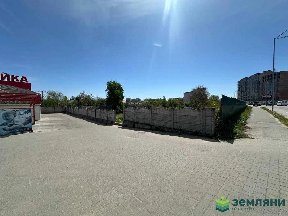 Продається топова земельна ділянка 10 соток під комерцію у м