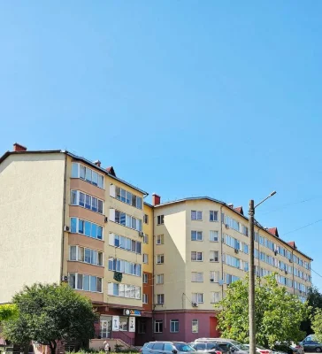 Велика 1-кімн. квартира 55 м2 на 3-му поверсі біля парку, Ів