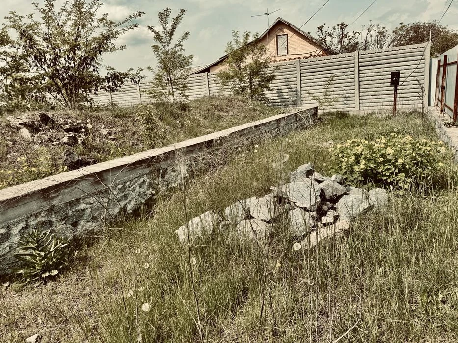 Продаж земельноі ділянки з розпочатим будівництвом