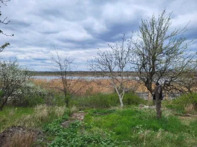 Продам дачу в мальовничому куточку, на березі річки з гарним