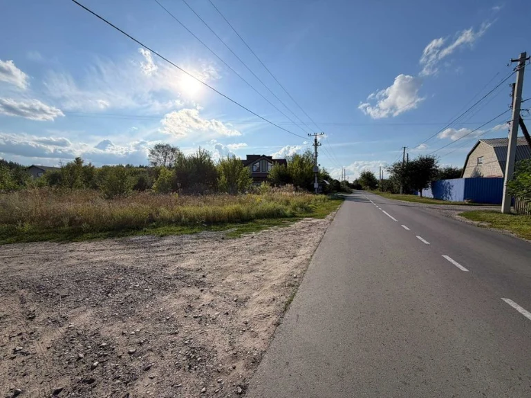 Рівна земельна ділянка. 12 соток. Топова локація, поруч ліс!